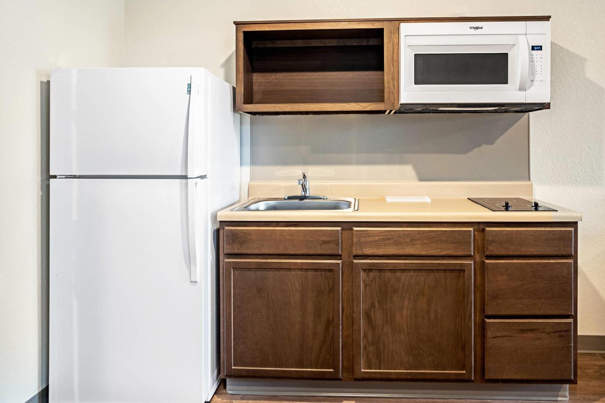 Woodspring Suites Naples Golden Gate Exterior photo