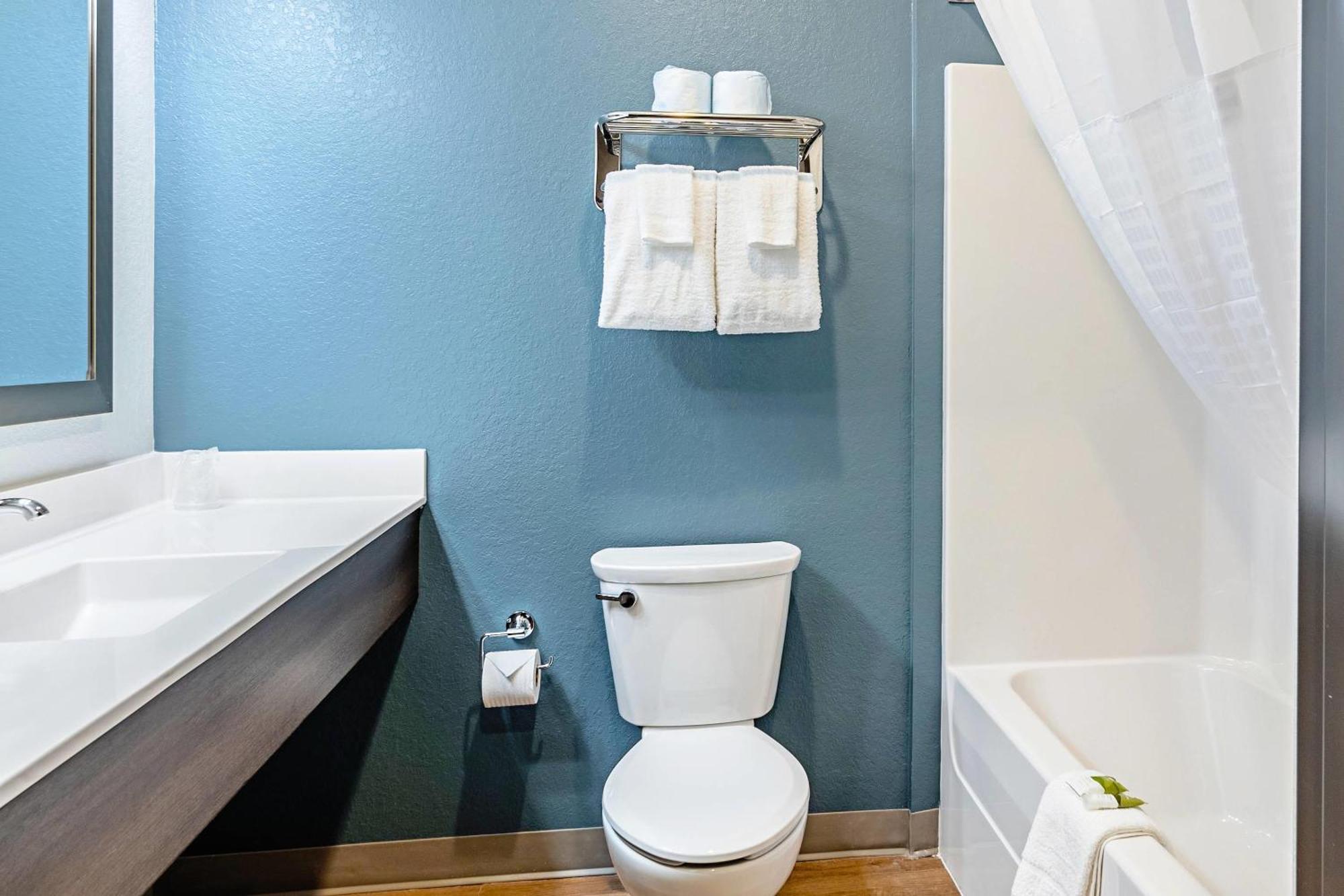 Woodspring Suites Naples Golden Gate Exterior photo
